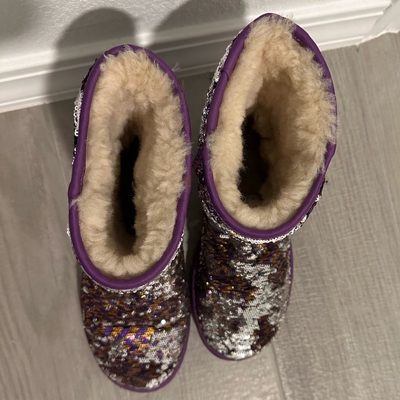 UGG sequin color changing boots - Picture 3 of 5